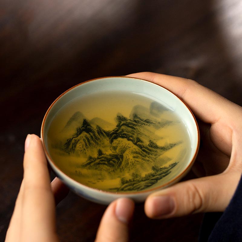 Exquisite Handcrafted Blue and White Porcelain Pu'er Tea Cup from Jingdezhen