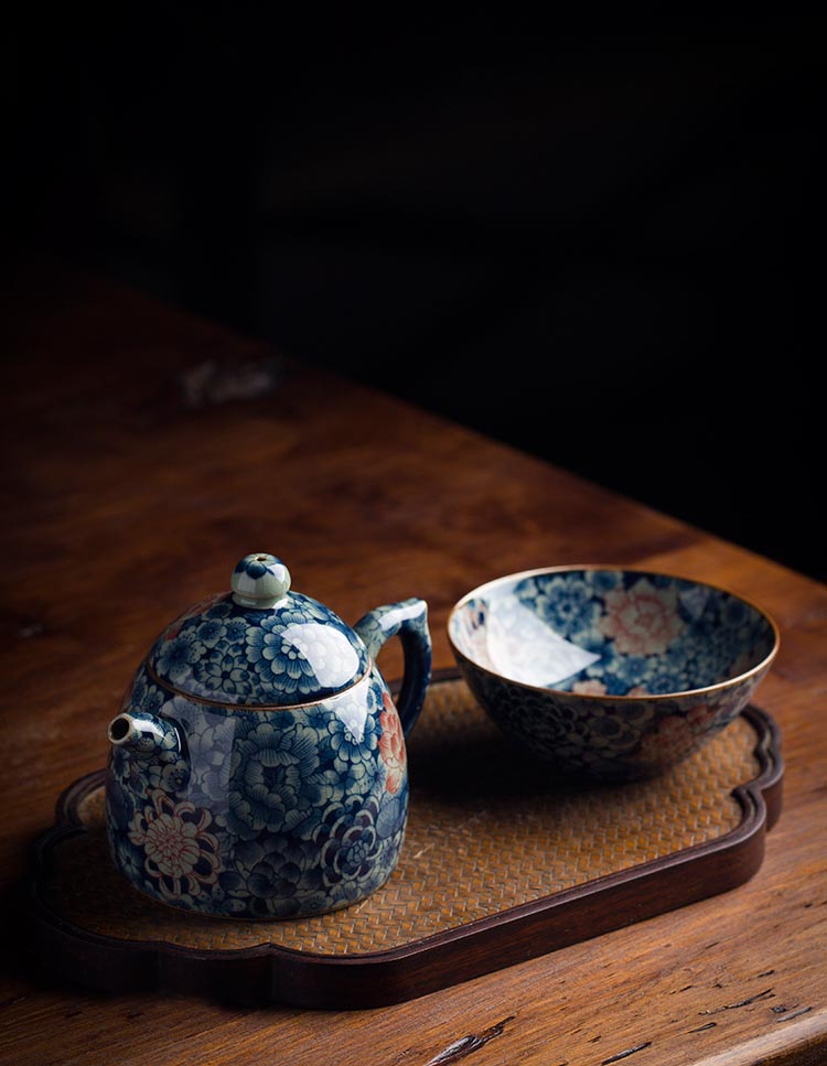 Exquisite Hand-Painted Blue and White Subglaze Teapot from Jingdezhen