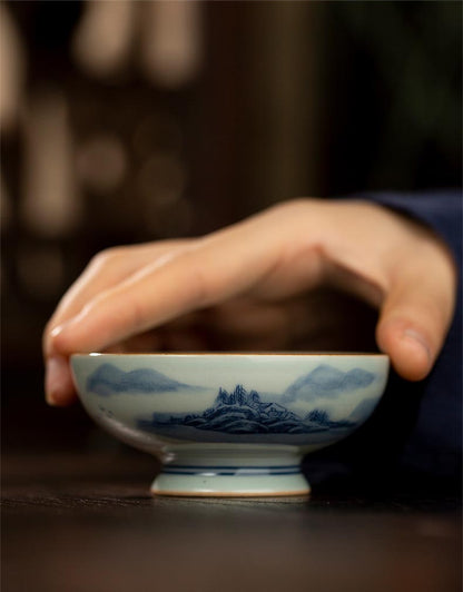 Exquisite Handcrafted Blue and White Porcelain Pu'er Tea Cup from Jingdezhen