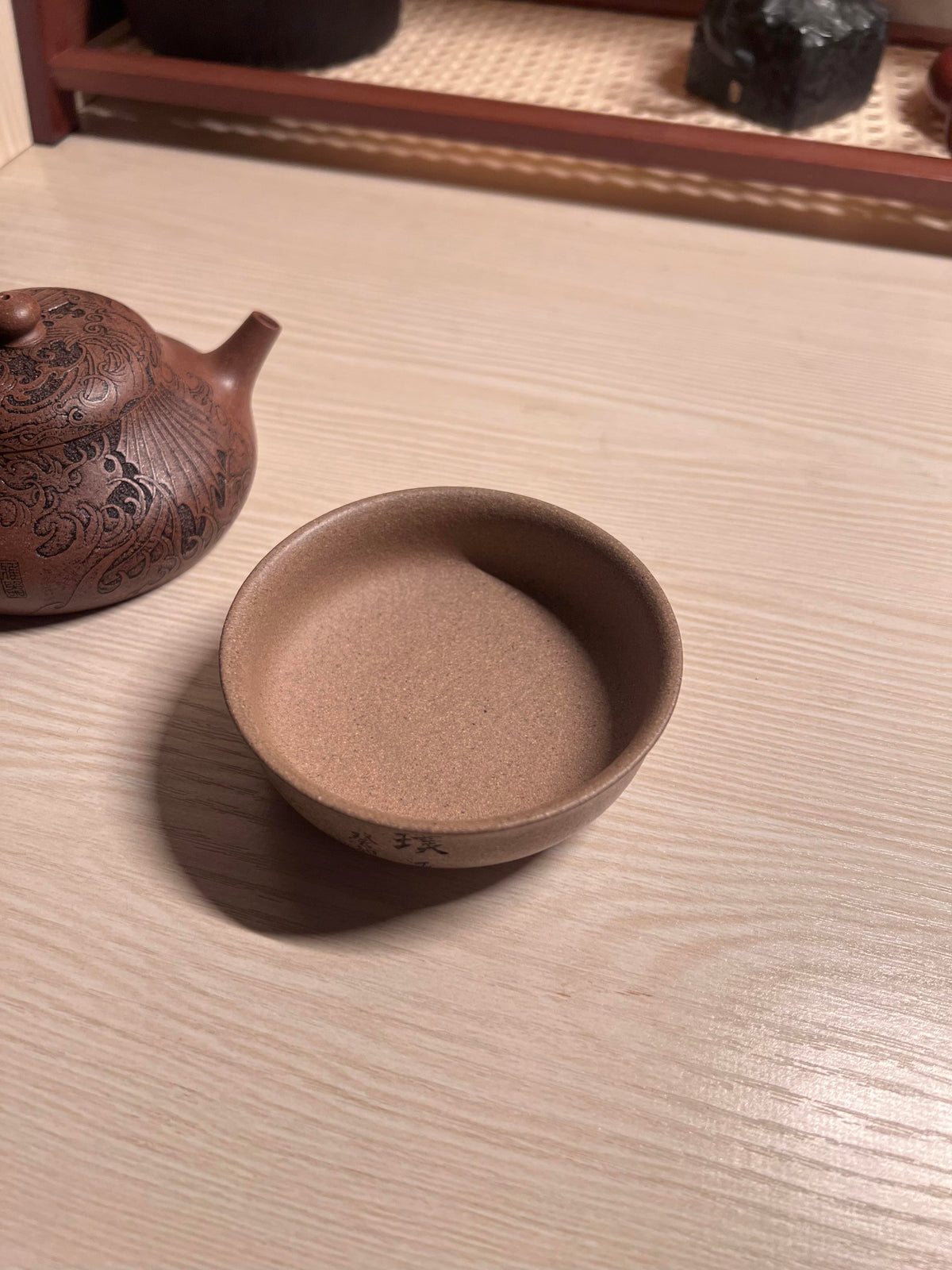 Experience Stillness and Strength – Handcrafted Yixing Clay Teacup with “Raw Jade” Inscription