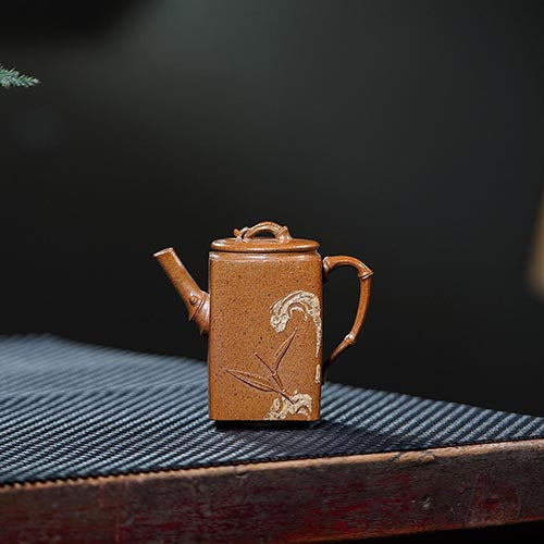 Exquisite Yixing Zisha Teapot - Artisan Handcrafted Lingzhu 100cc