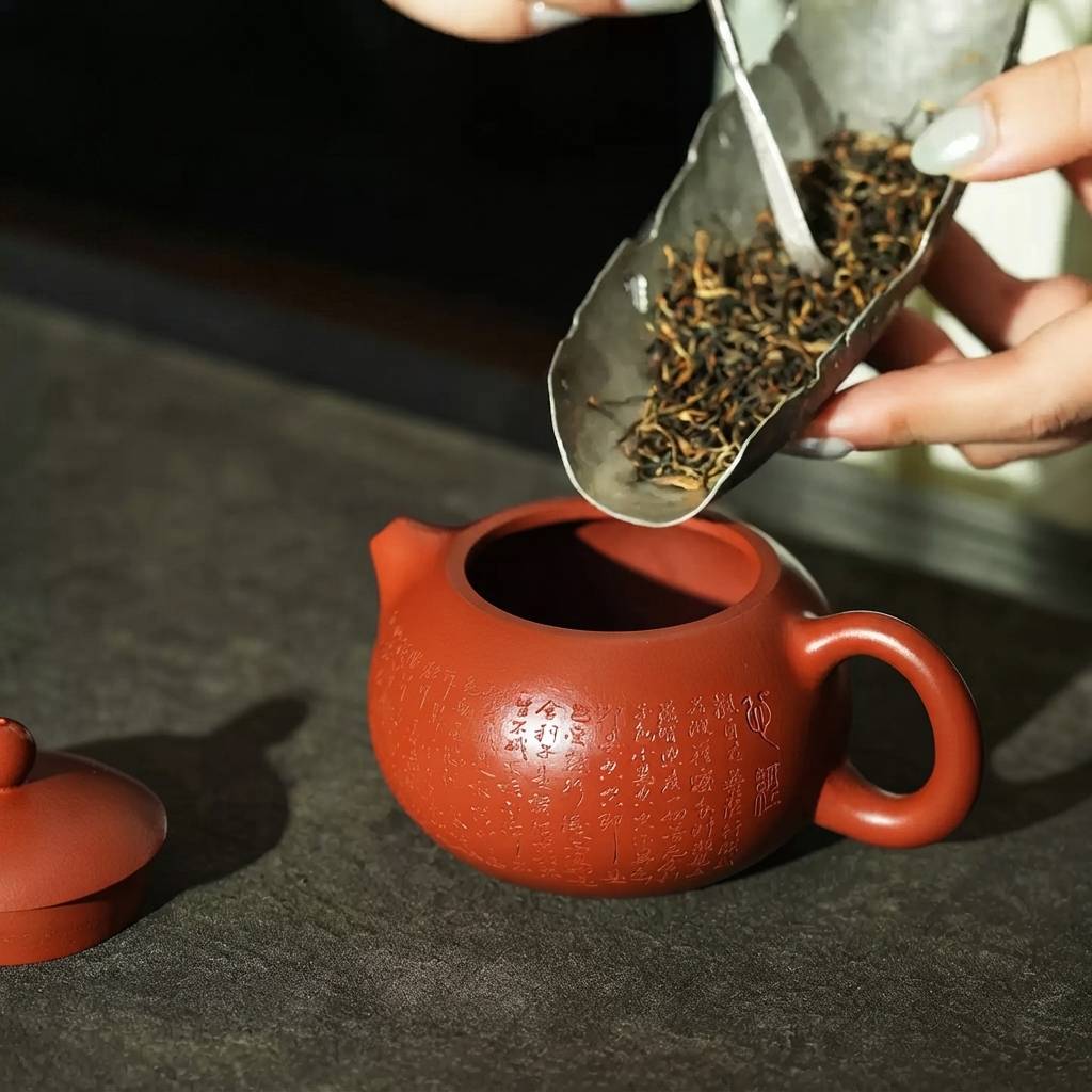 Handmade Yixing Zisha Clay Teapot in Natural Zhuni Red for Gongfu Tea