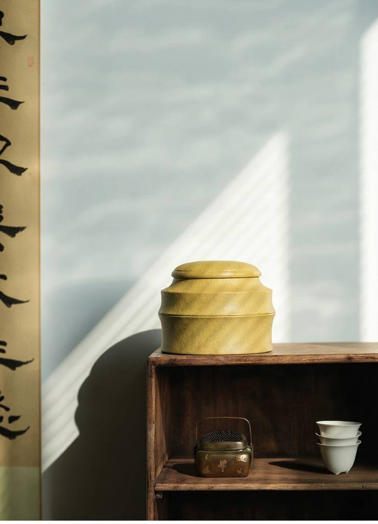 Handmade Yixing Zisha Tea Storage Jar in Natural Green Clay 300g Capacity