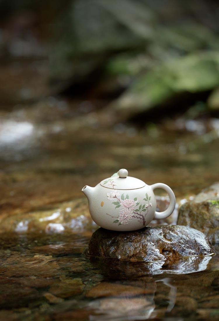 Ivory White Zisha Handmade Peony Xi Shi Teapot Set - 250cc