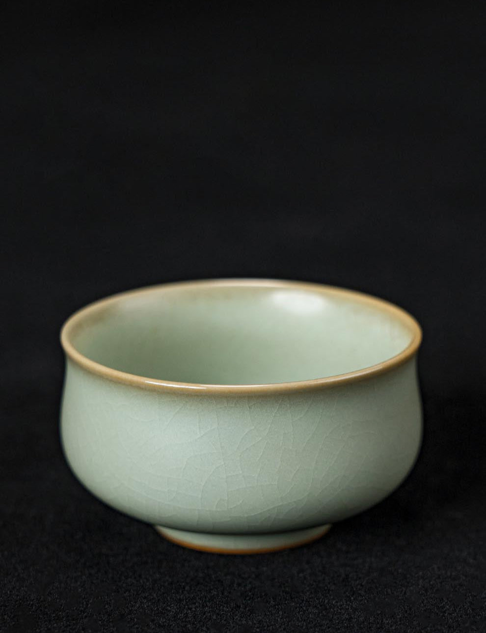 Ru-Style Celadon Teacup – Handcrafted Porcelain with Natural Crackle Glaze