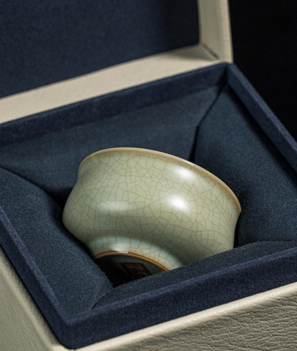 Ru-Style Celadon Teacup – Handcrafted Porcelain with Natural Crackle Glaze