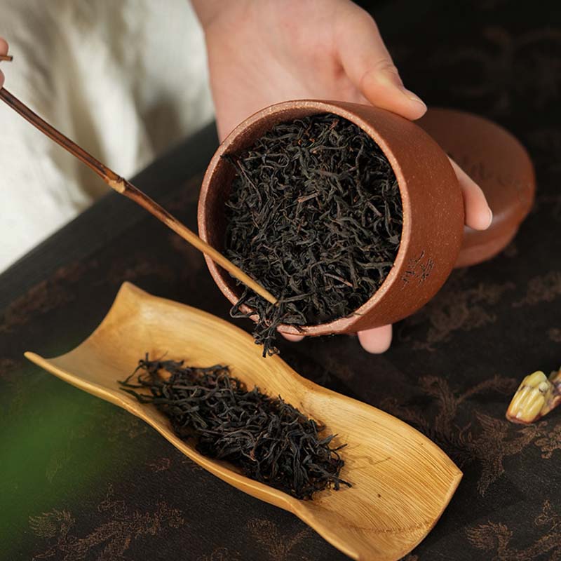 Small Yixing Zisha Tea Leaf Jar in Raw Ore Coarse Sand Clay with Seal Script Carving